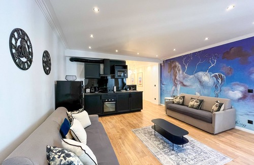 Vivienne Apartment | 105 - Urban Haussmann Opera