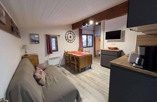 Jeux Apartment | 10m from resort center, 6th floor, tv, ski locker, 27m², Alpe d'Huez