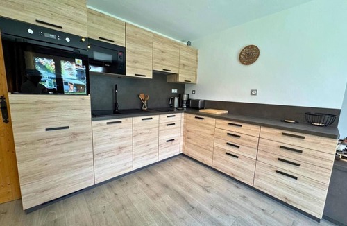 Saint-Martin-de-Belleville Apartment | 110m from shops, 1st floor, balcony, tv, 29m², Saint Martin de Belleville