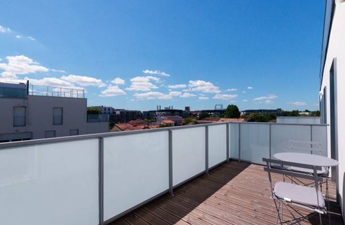 Cenon Apartment | 115 m² Apartment ∙ 4 bedrooms ∙ 6 guests