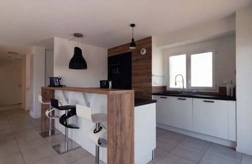 Cenon Apartment | 115 m² Apartment ∙ 4 bedrooms ∙ 4 guests