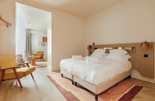 Limoges Hotel | 13-bedroom hotel with breakfast located in the center of Limoges.
