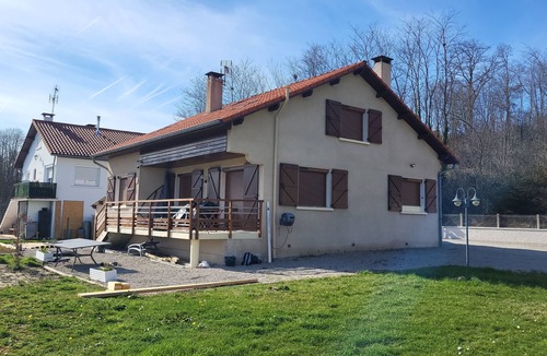Saint-Laurent-de-Neste House | 13 person family house with large dining table, garden and swimming pool