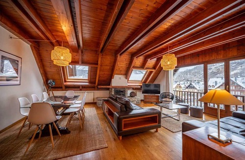 Vielha Apartment | 140 m² Apartment ∙ 4 bedrooms ∙ 10 guests