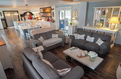 Pissos Villa | 14pers - Piscine & Jacuzzi - 40min des plages