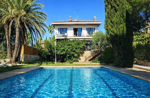Sitges Villa | 15 min. drive from Sitges Villa El Ranch 10 min. walk to the beach Jacuzzi 15P