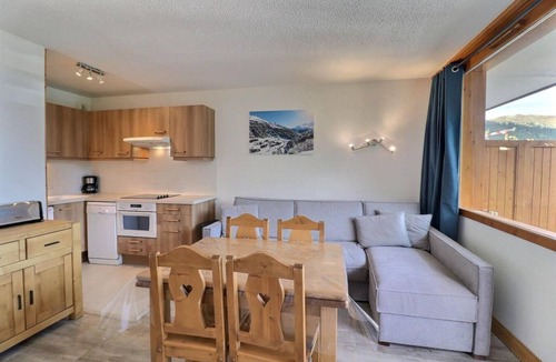 Meribel-Mottaret Apartment | 150m from resort center, 1st floor, balcony, 33m², Méribel-Mottaret