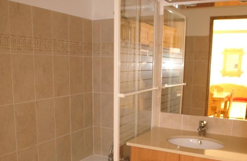 Prapoutel Apartment | 150m from resort center, terrace, balcony, parking, ski locker, 35m², Les 7 Laux