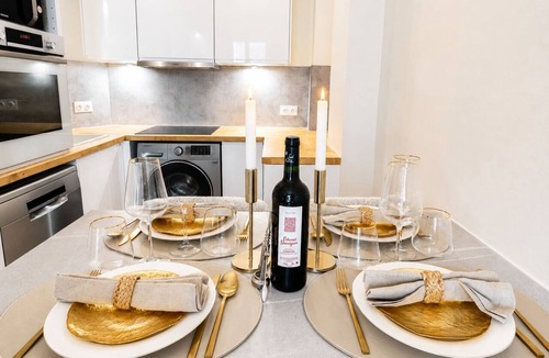Clignancourt Apartment | 1518 Trétaigne