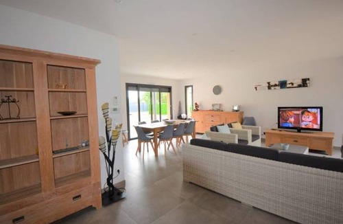 Ruoms House | 155 m² House ∙ 4 bedrooms ∙ 8 guests