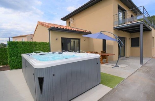 Ruoms House | 155 m² House ∙ 4 bedrooms ∙ 8 guests