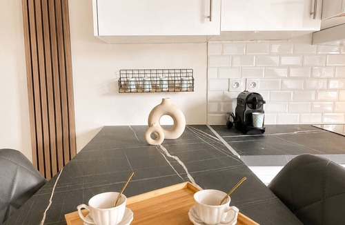 Quartier de Rochechouart Apartment | 1612 Choron