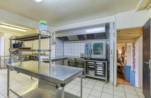 Lacroix-Barrez House | 17 bedroom accommodation in Lacroix-Barrez