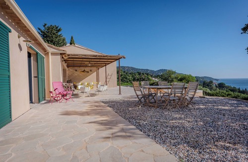 Rayol-Canadel-sur-Mer Villa | 180° sea view villa, renovated in 2024, a little paradise in Rayol Canadel