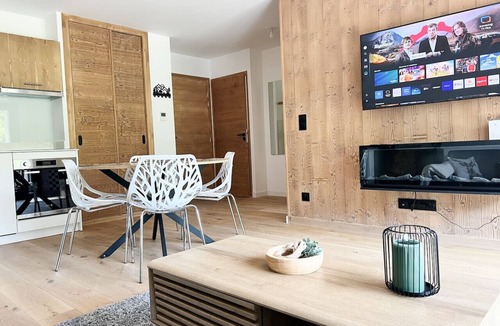 Saint-Gervais-les-Bains Apartment | 1BR Flat at St Gervais with Mountain Views