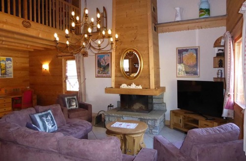 Pralognan-la-Vanoise Apartment | 1st floor, terrace, balcony, fireplace or stove, parking, tv, 158m², Pralognan-la-Vanoise