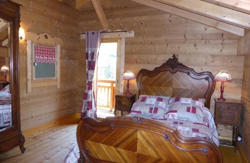Pralognan-la-Vanoise Apartment | 1st floor, terrace, balcony, fireplace or stove, parking, tv, 158m², Pralognan-la-Vanoise