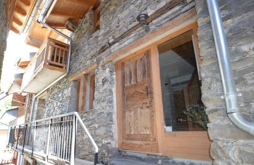 Villarabout Apartment | 1st floor, view mountain, balcony, fireplace or stove, tv, ski locker, 100m²
