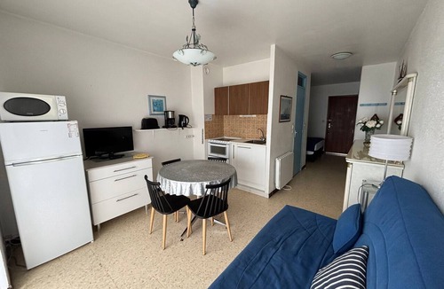 Balaruc-les-Bains Apartment | 2⭐ Apartment in Balaruc-les-Bains, Pets Allowed