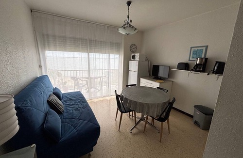 Balaruc-les-Bains Apartment | 2⭐ Apartment in Balaruc-les-Bains, Pets Allowed