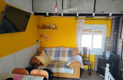 Fuenmayor House | 2 Bed Flat - Sleeps 4 - Parking - Wifi