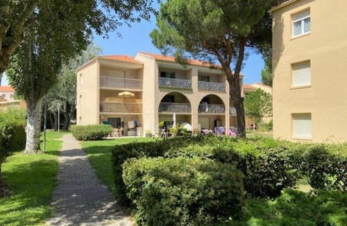 La Figarasse Apartment | 2-bedroom apartment with pool and parking, sleeps 4