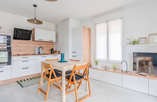 Sanguinet Apartment | 2-Bedroom Apartment 4 Guests, Terrace, Parking, Near Center