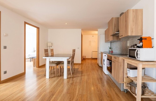 Arinsal Apartment | 2-bedroom apartment in Arinsal with parking, 4 guests.