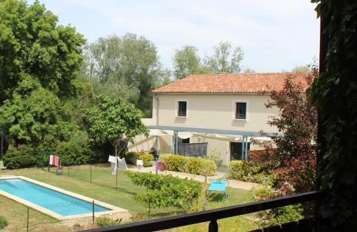 Olonzac House | 2 bedroom home with shared pool in lovely market town of Olonzac in wine region