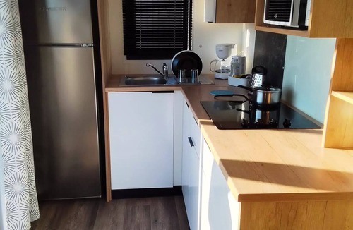 Calvisson House | 2-Bedroom Mobile Home - Premium (4–5 people) - 4 people included in the rate