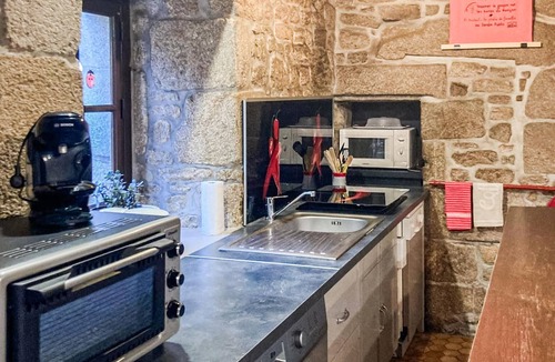 Parigne House | 2 bedroom pet friendly home in Parigné