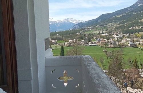 Jausiers Apartment | 2-BR Apartment in Castle in Jausiers for 6, balcony, pets allowed