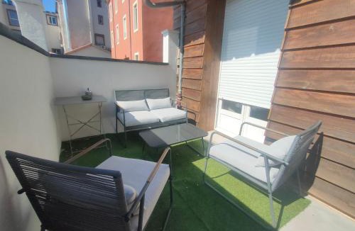Bedarieux Apartment | 2 pièces en RDC climatisé avec terrasse et parking privé