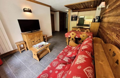 Bonneval-sur-Arc Apartment | 2-room apartment in the mountains - sleeps 6