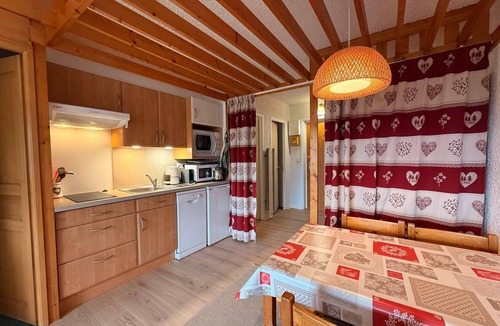 Villard-de-Lans Apartment | 2-room apartment at the ski slopes with balcony and parking