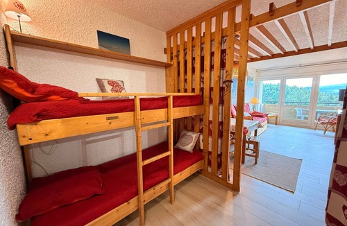 Villard-de-Lans Apartment | 2-room apartment at the ski slopes with balcony and parking