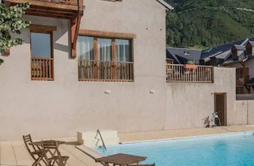 Vignec Apartment | 2-Room Apartment for 6 with Pool