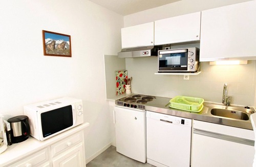 Mont-de-Lans Apartment | 2-room apartment at the foot of the slopes, pets allowed, Les Deux Alpes