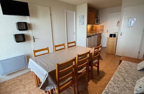 Prapoutel Apartment | 2-room cabin for 5 by the slopes, valley view, balcony