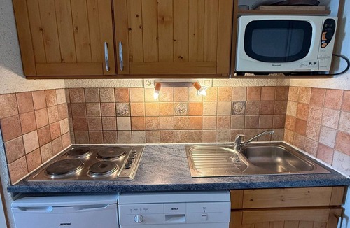 Prapoutel Apartment | 2-room cabin for 5 by the slopes, valley view, balcony