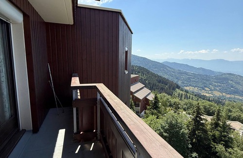 Prapoutel Apartment | 2-room cabin for 5 by the slopes, valley view, balcony