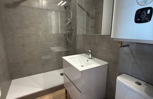 Prapoutel Apartment | 2-room cabin for 5 by the slopes, valley view, balcony