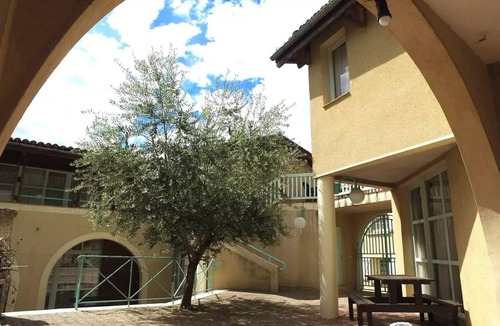 Lussan Apartment | 2-room "mezzanine" apartment for 7 people
