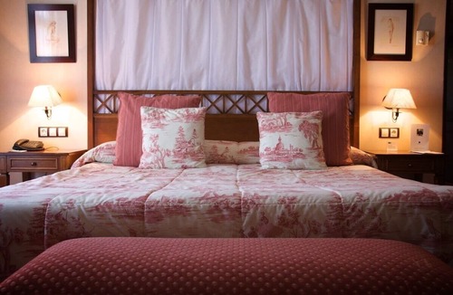 Cebreros Hotel | 2 Units - Peaceful Setting, Garden Walks & Relaxed Country Living
