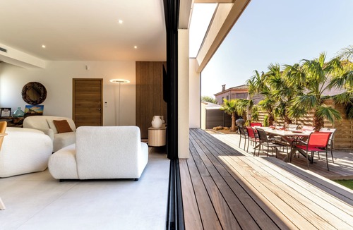 Le Grau-dʼAgde Villa | 2 Villas Beach Pools Large groups