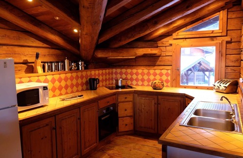 La Perriere Ski Chalet | 200m des Pistes | Chalet 8p + Jacuzzi Privé