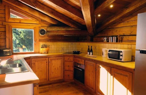 La Perriere Ski Chalet | 200m des Pistes | Chalet Lumineux + Jacuzzi Privé