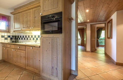 Les Belleville Apartment | 200m from resort center, 2nd floor, view ski slopes, fitness, swimming pool, sauna, hammam, balcony