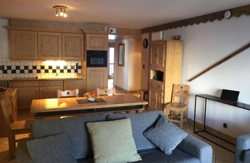 Les Belleville Apartment | 200m from resort center, 2nd floor, view ski slopes, fitness, swimming pool, sauna, hammam, balcony