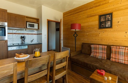 Pla d'Adet Apartment | 200m from resort center, swimming pool, sauna, hammam, balcony, parking, tv, ski locker, 24m²